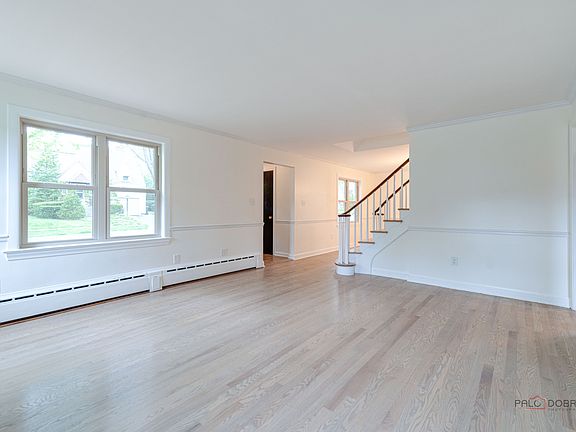 3rd image of 318 2nd Ave