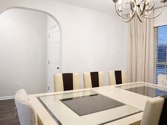4th image of 22 Meadow Walk Ct