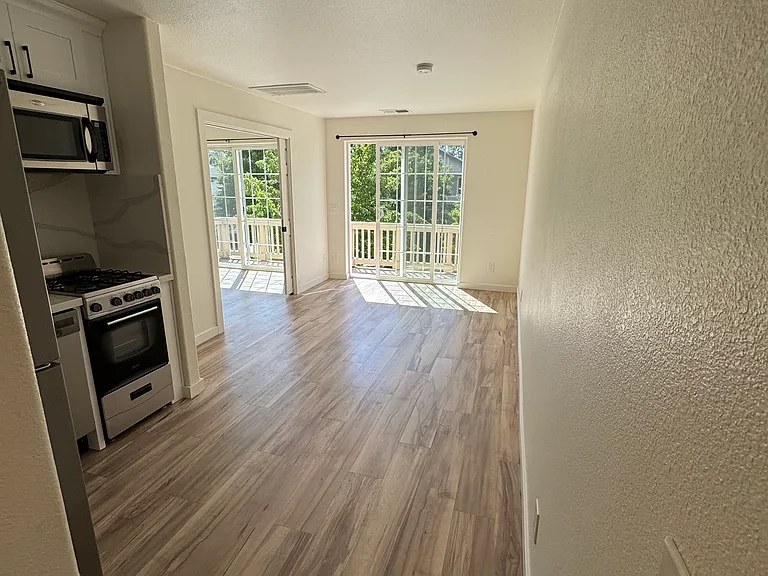 Arthur Ashe Cir — Photo 3