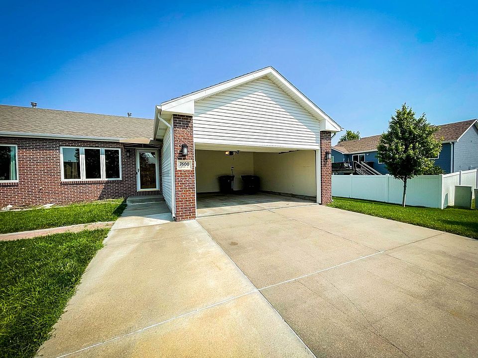 1st image of 7600 Brummond Dr Suite 2