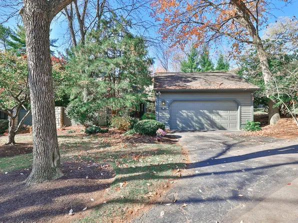 12 Woodcreek Dr, Cincinnati, OH 45241