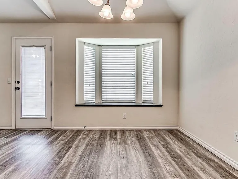 309 Dollina Dr — Photo 10
