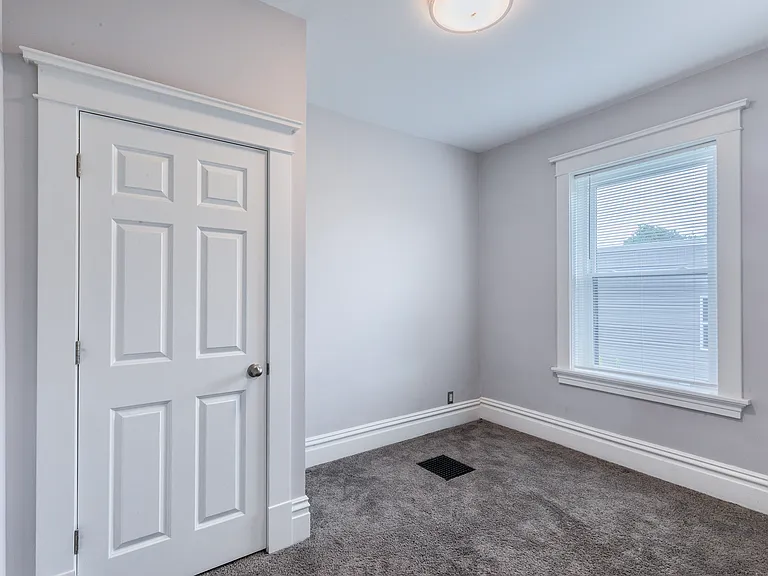 7205 Southwest Ave — Photo 19