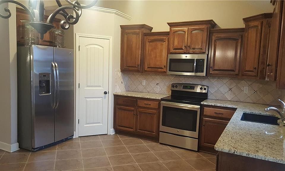 2nd image of 12535 NW Nelson Ct