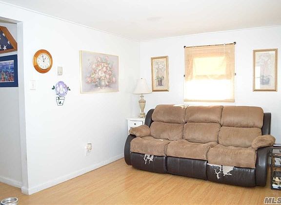 3rd image of 161 Woodycrest Dr