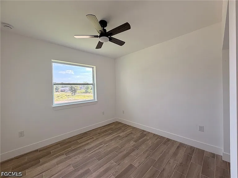 2212 Armour Rd — Photo 12