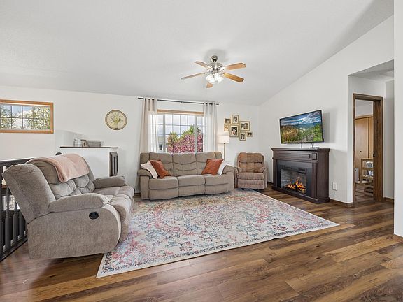 2nd image of 14931 Mary Beth Ln