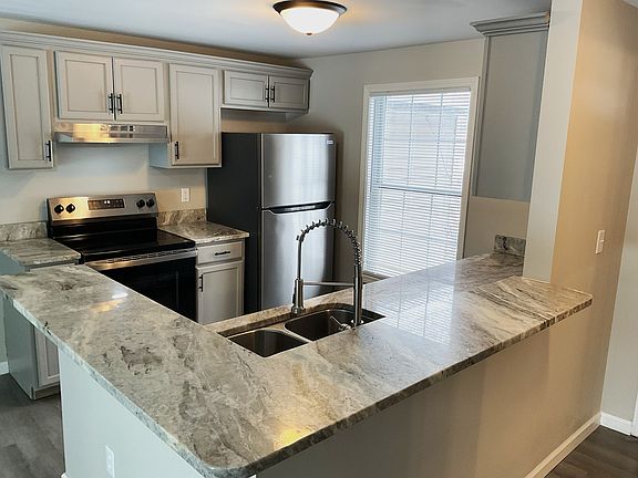 3rd image of 2086 Chapel Dr