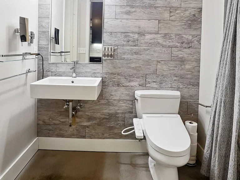 718 Washington Ave N #514 — Photo 17