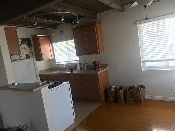 3rd image of 1426 Armacost Ave APT 4