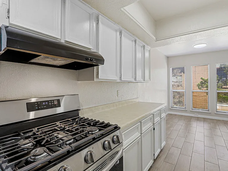 10604 Springwood Dr #D — Photo 2