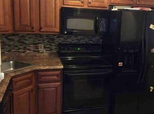 1569 Swallow Dr, Saint Louis, MO 63144