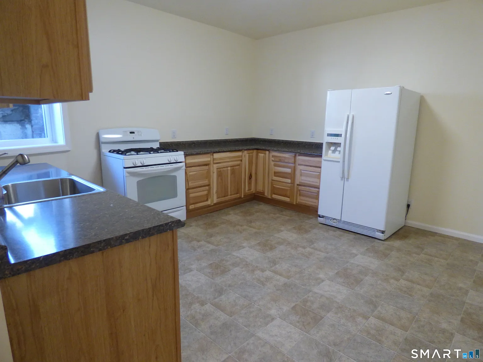 2 bed, 1.0 bath, 1350 sqft, $2,500 — Photo 2