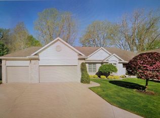 215 River Park Dr, Middlebury, IN 46540