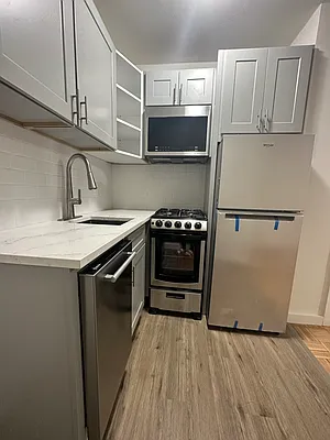 Rented by Peter R. Hungerford, LREB | media 20