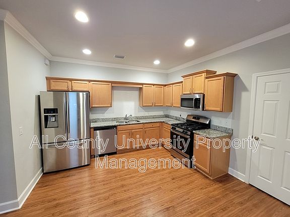 5th image of 5104 NW 21st Dr