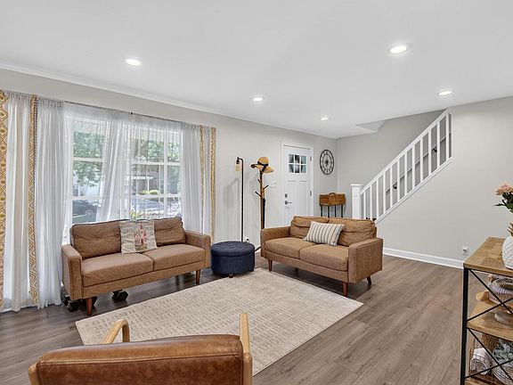 5th image of 8836 43rd AVENUE