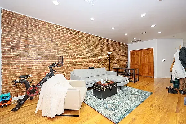 Rented by Yup Realty LLC | media 2