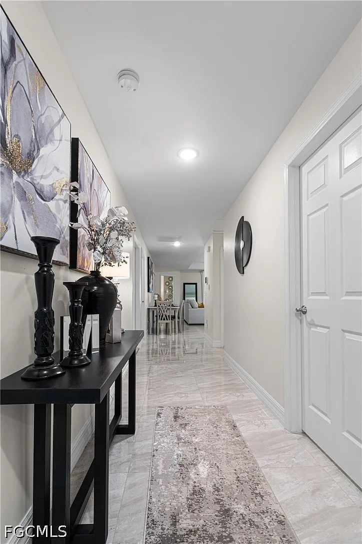 3 bed, 2.0 bath, 2394 sqft, $1,700 — Photo 3