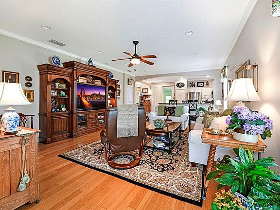 4th image of 1024 SAINT IVES COURT