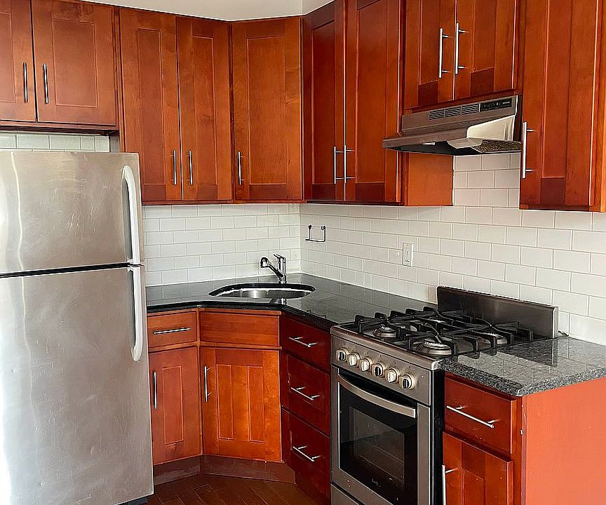 1st image of 25-09 Astoria Blvd #3L