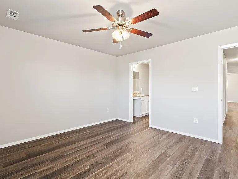 501B W Christopher Dr — Photo 13