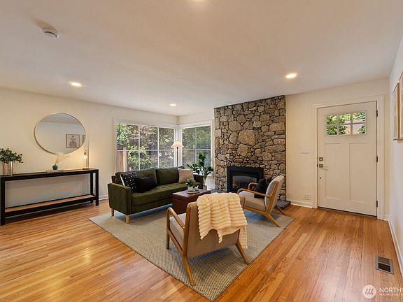 2nd image of 819 NE 100th Street
