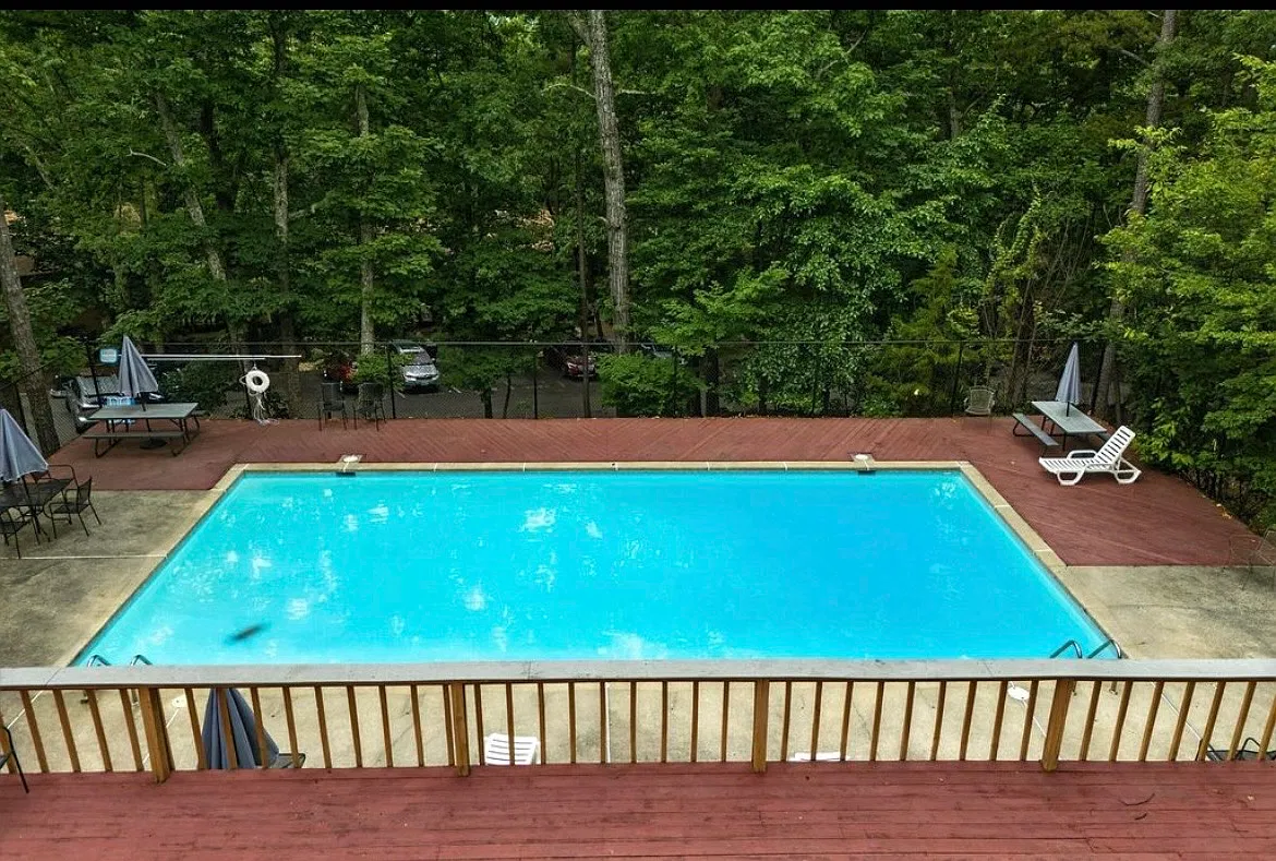 2 bed, 1027 sqft, $1,800 — Photo 2