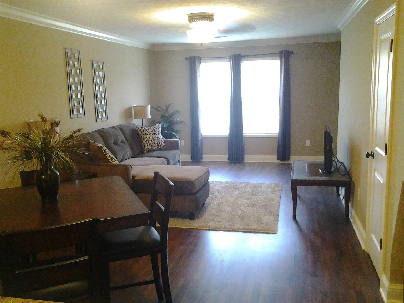1061 W Tallassee St — Photo 2