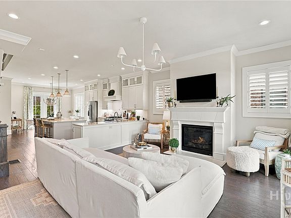 3rd image of 412 Port Street
