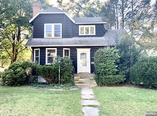 1140 Roosevelt Ave, New Milford, NJ 07646