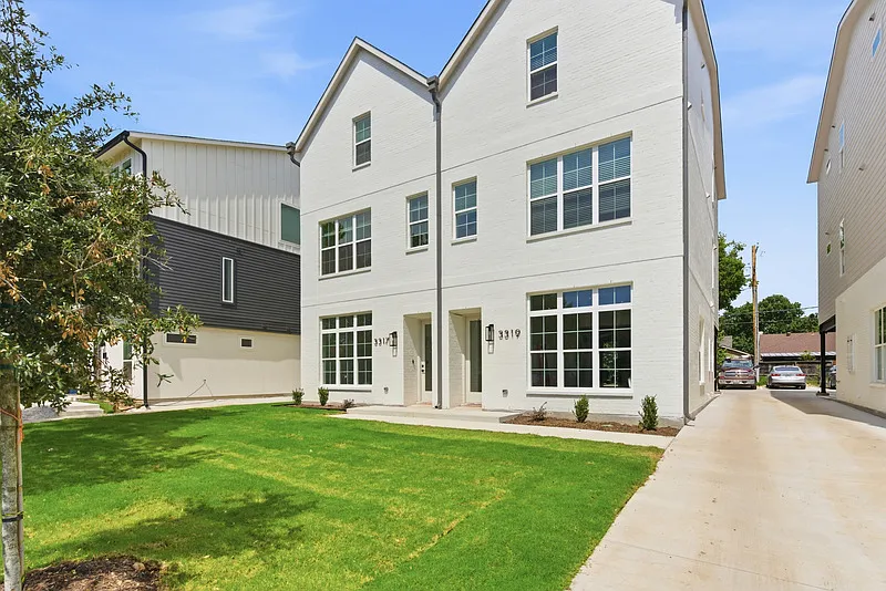 3317 S University Dr #101