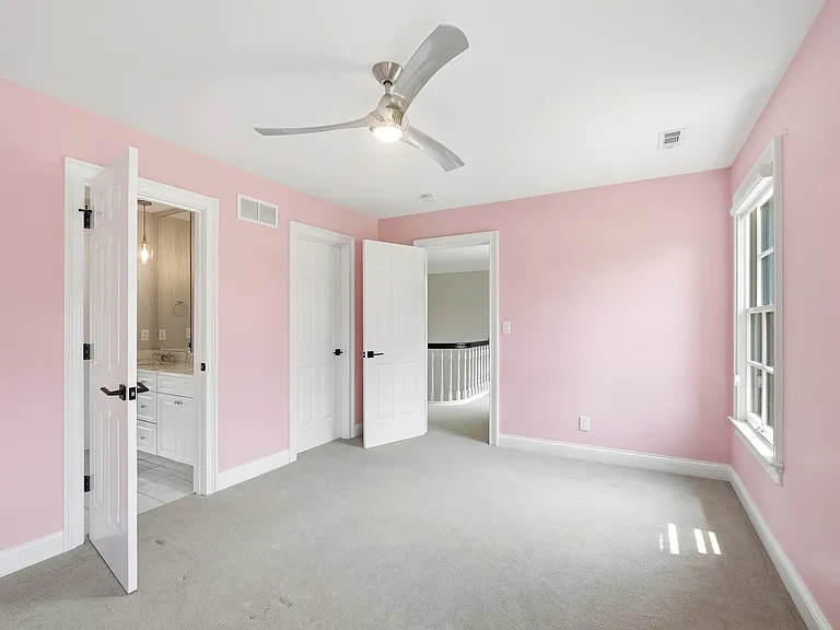 678 Canterbury Dr — Photo 28