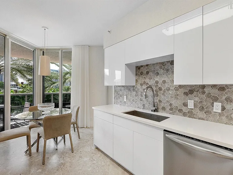 3100 N Ocean Dr #406 — Photo 9