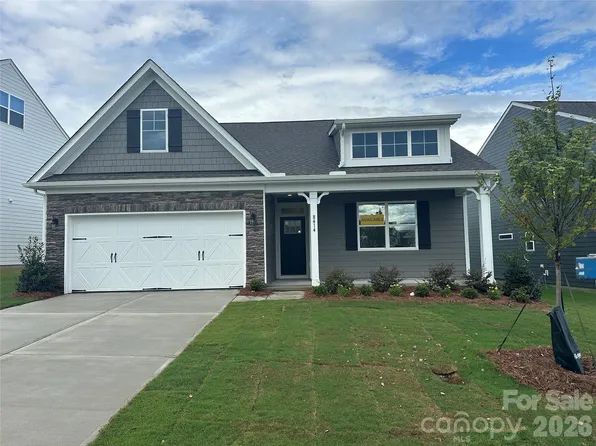 8414 Acadia Pkwy, Sherrills Ford, NC 28673