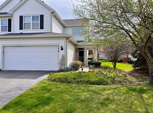 324 Fairmont Ct #324, Saint Charles, IL 60175