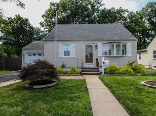 17 Chase Ave, Avenel, NJ 07001