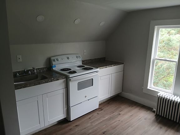 3rd image of 275 Chestnut St #3