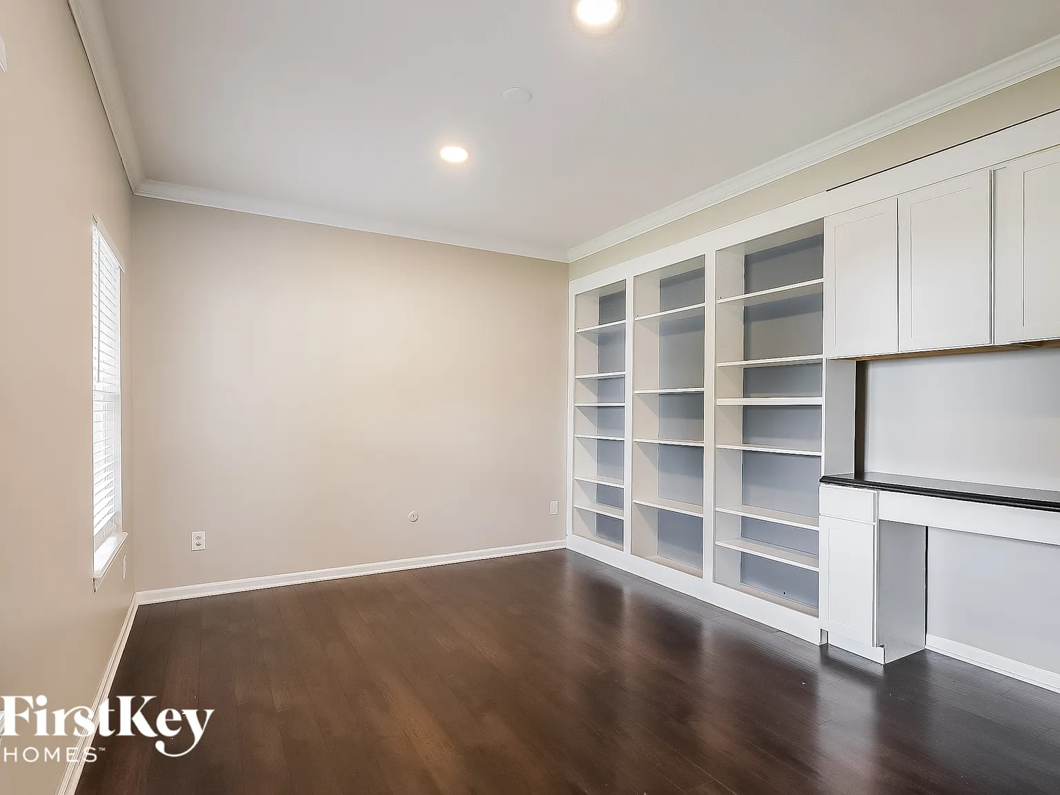 4 bed, 2.5 bath, 2406 sqft, $2,610 — Photo 2