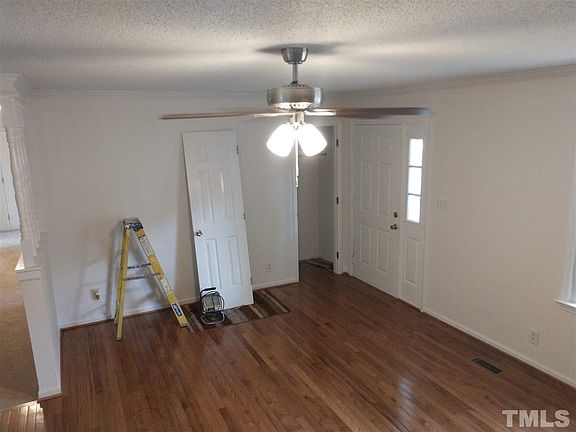 5th image of 2714 Woodmont Dr