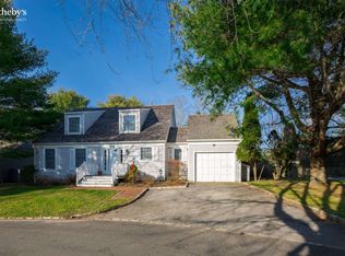 17 Amys Ct, East Hampton, NY 11937