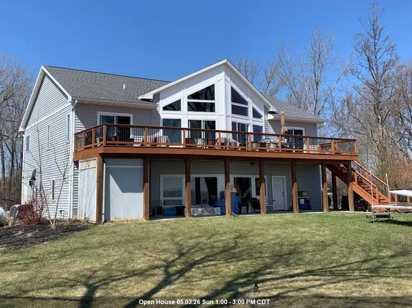 534 Resort Rd, Suamico, WI 54173