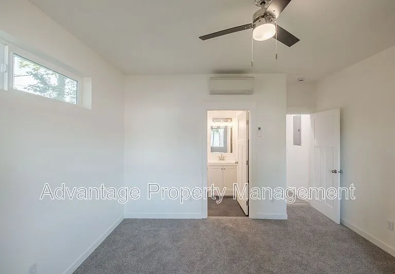 2190 SE Marion St — Photo 36