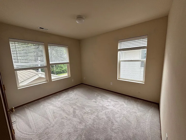 1253 Griggs St — Photo 11