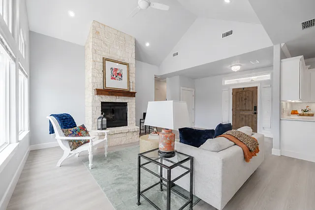 325 Mill Creek Dr — Photo 6