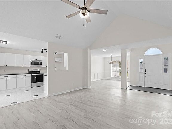 5th image of 8324 Vermilion Dr