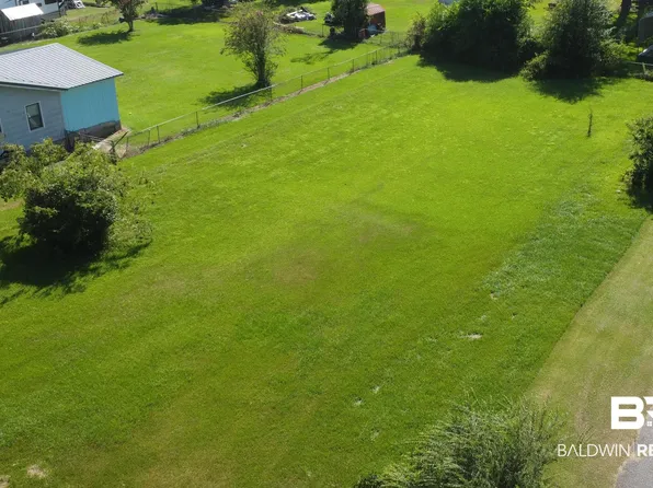 1072 S Pine St, Loxley, AL 36551