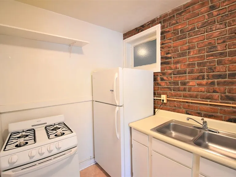 1145 Pennsylvania Ave #2 — Photo 6