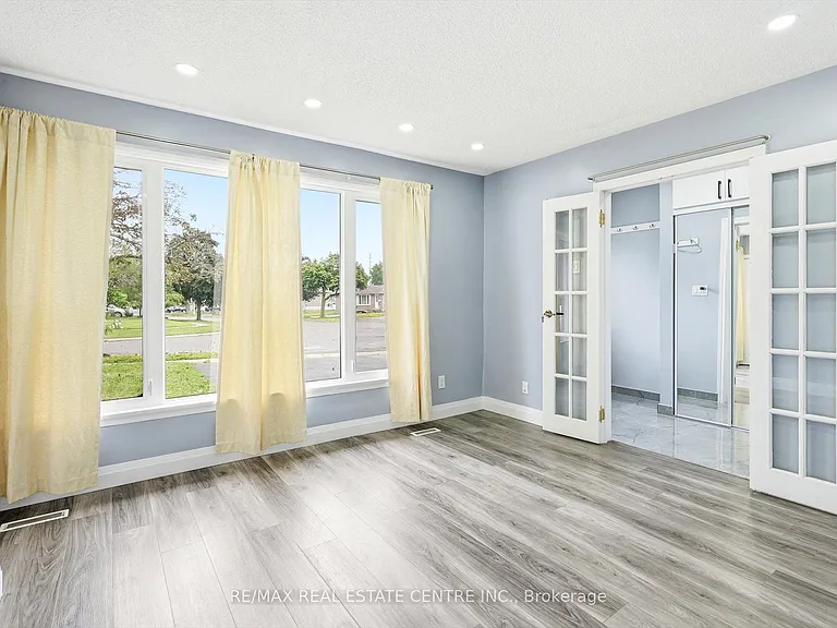 33 Garside Cres #MAIN — Photo 14