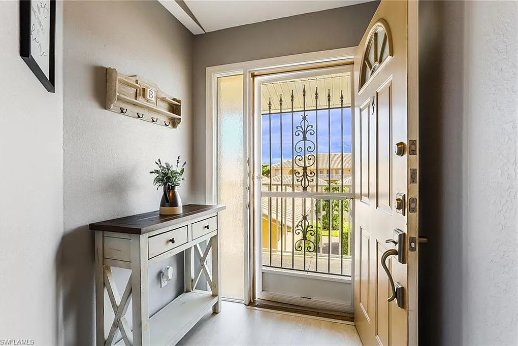 2 bed, 2.0 bath, 1619 sqft, $5,800 — Photo 2